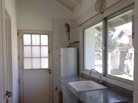 Casa en Alquiler en Acacias Blancas, $ 1.600.000