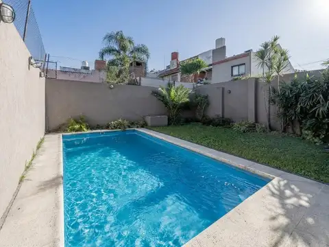 Casa en Alquiler con 1 cochera