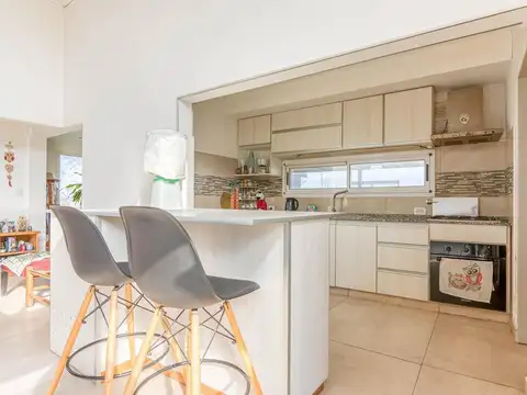 Casa en Venta con 4 cocheras