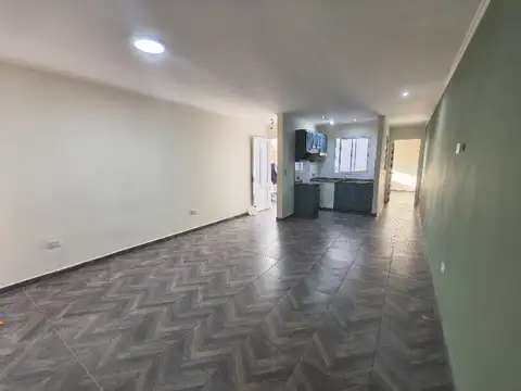 EXCELENTE PH DE 3 AMBIENTES EN ALQUILER – PRIMER PISO AL FRENTE – SIN EXPENSAS