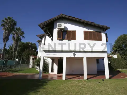 Casa 5 ambientes con 1 baño