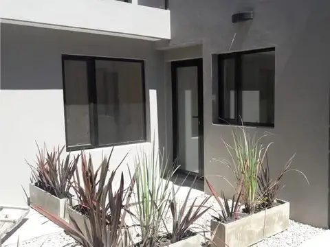 Depto Tipo Casa 2 ambientes con 1 baño