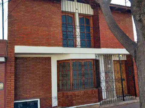 DUPLEX VENTA + CASA INTERNA SEXTA SECCION MENDOZA