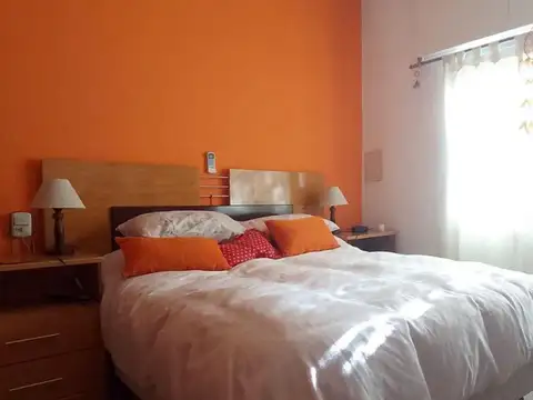 Venta casa con cochera y jardin Tablada
