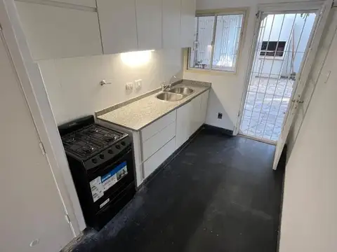 Casa en Alquiler con 1 cochera
