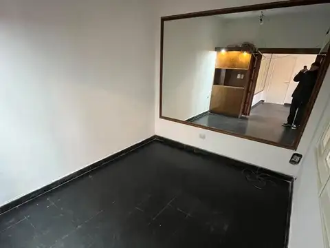 Casa 5 ambientes con 1 baño