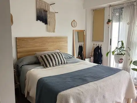 Lafuente 354 6to piso luminoso- monoambiente dividido IMPECABLE