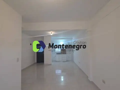 Calle 151 2000, Piso 1