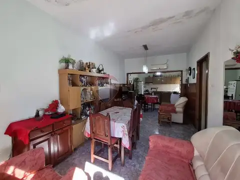 Casa en Venta con 3 cocheras