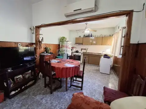 VENTA CASA 4 AMB C/COCHERA Y JARDIN QUILMES OESTE