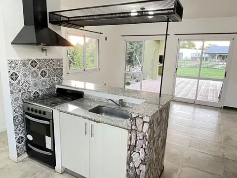 Casa en Alquiler en Pilar del Este - Santa Elena, USD 1.000