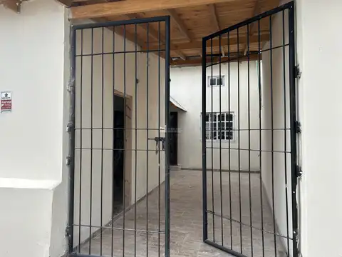 Casa en alquiler c/ cochera en Belén de Escobar