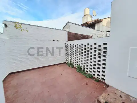 Duplex de 3 ambientes en zona Constitución
