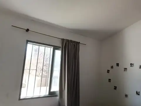 Casa en Alquiler con 1 cochera