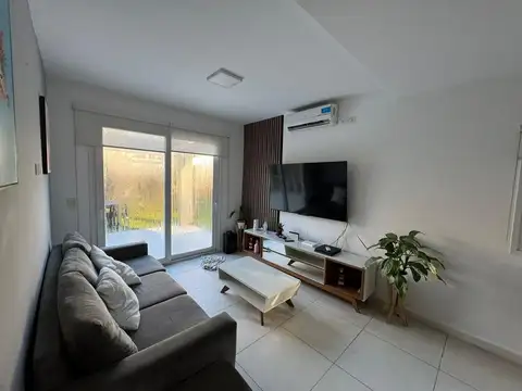 Excelente Casa de 2 Plantas en Saraví Village