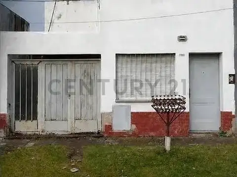 76 entre 26 y 27.Casa en Venta. Altos de San Lorenzo. La Plata