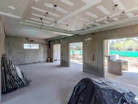 Casa en Venta con 4 cocheras