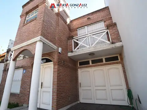 Casa en Alquiler de 4 dormitorios