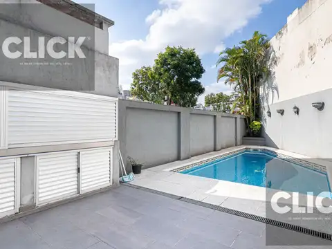 Venta Casa con pileta y parrilla en Villa del Parque