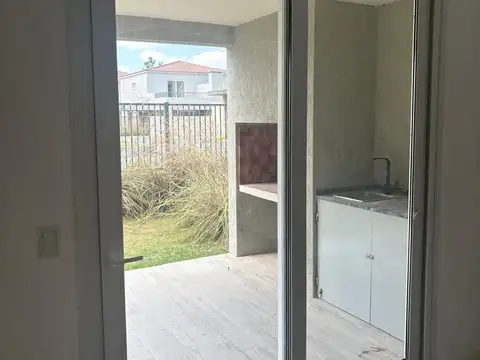 Casa 3 ambientes con 2 baños