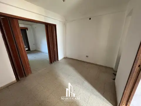 Casa 6 ambientes con 2 baños