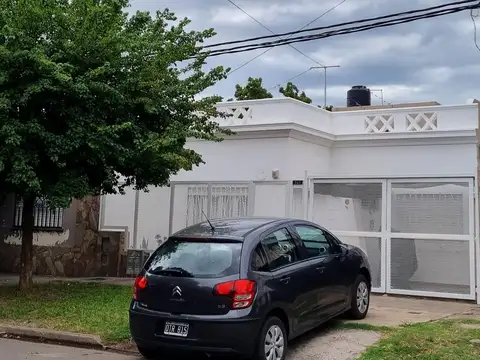 Roullion al 500- Casa Frente en VENTA