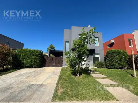 ALQUIER CASA 4 AMBIENTES EN BARRIO EL HORNERO