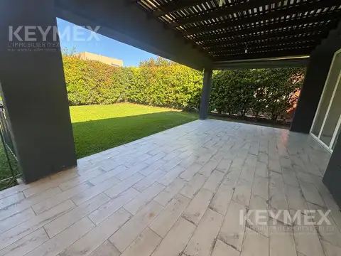 ALQUIER CASA 4 AMBIENTES EN BARRIO EL HORNERO