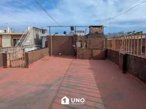 Galvez y  Roca - Casa de 2 Dormitorios.