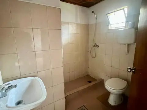 Depto Tipo Casa en Alquiler con 1 cocheras