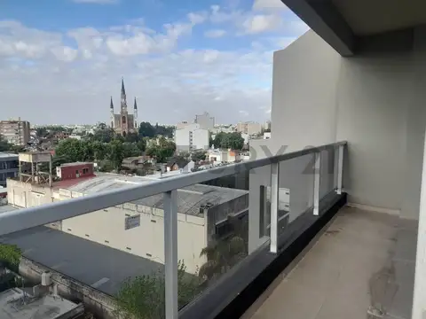 DEPARTAMENTO DE 3 AMBIENTES EN EL CENTRO DE SANTOS LUGARES