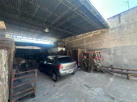 GALPÓN SEMICUBIERTO OFICINA BAÑO LANÚS OESTE