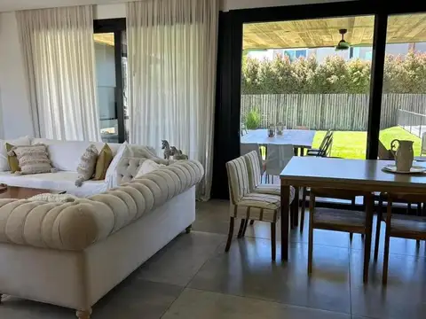 Casa en Venta en Benavidez, USD 370.000