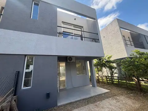 VENTA DUPLEX 3 AMB COCHERA DE VICENZO PILAR