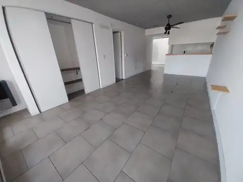 Alquiler departamento monoambiente con balcón barrio España y Hospitales, Rosario