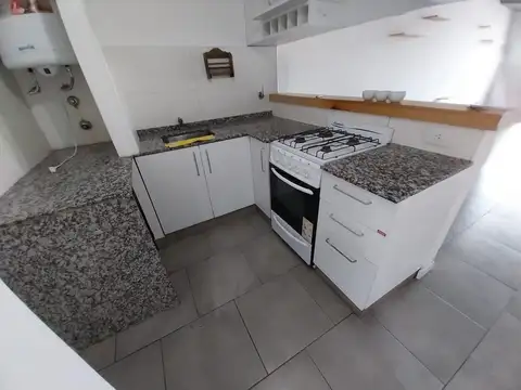 Alquiler departamento monoambiente con balcón barrio España y Hospitales, Rosario