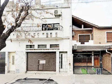 Se vende en Block -PH -3 departamentos  2 en PB   Local  - planta alta con entrada independiente