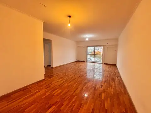 Departamento en venta en Villa del Parque 4 amb con dep y balcón al frente