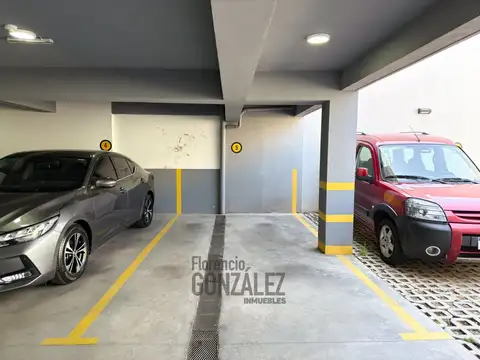 Venta Cochera cubierta -  Liniers a mtrs de  AV Emilio Castro 