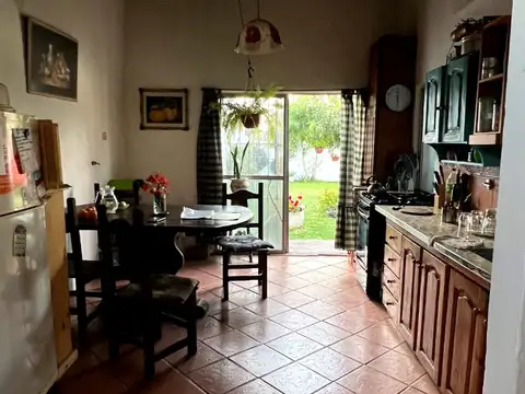 Casa 4 ambientes con 1 baño