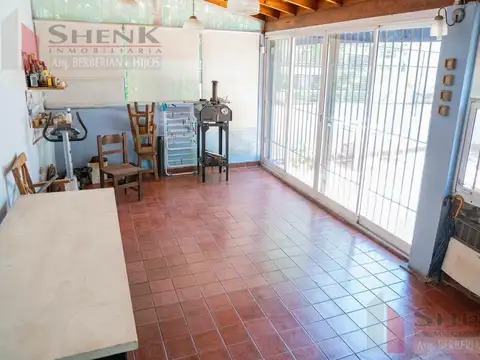 Depto Tipo Casa 6 ambientes con 2 baños
