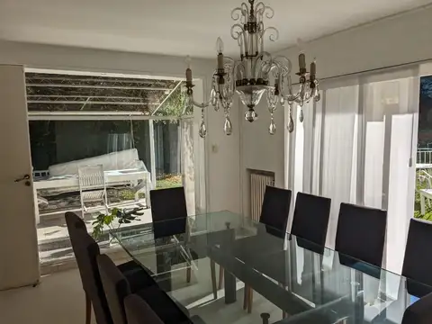 Casa de 4 plantas con Jardín, Pileta y Parilla en Venta - Barrio Parque - Palermo