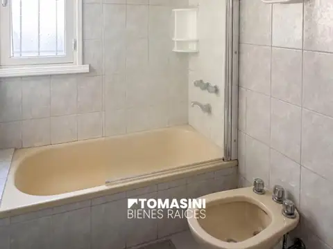 Depto Tipo Casa 5 ambientes con 2 baños