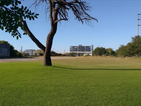 Venta de Terreno Av. Solís y Av. Aguirre