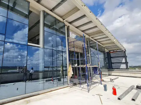 IMPONENTE OFICINA EN POLO HUDSON  