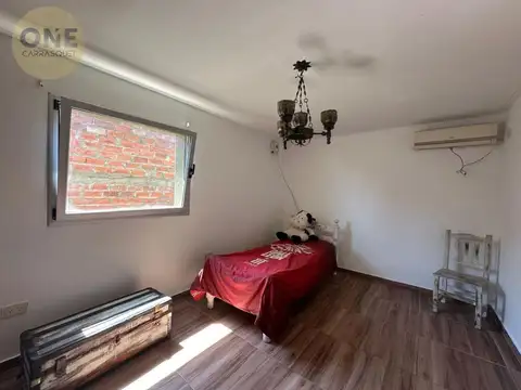 Casa en Alquiler con 1 cochera