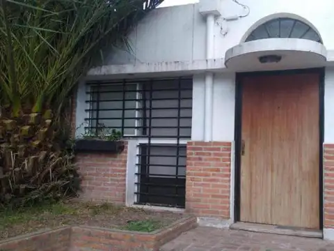 Casa en venta - 3 Dormitorios 1 Baño - Wilde