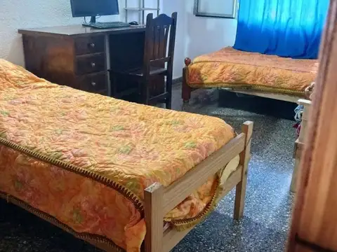 CASA VENTA BARRIO SANTA ANA ZONA SUR 4 DORM