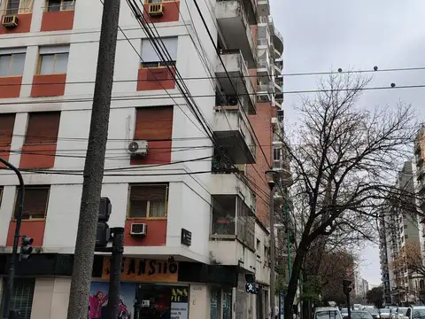 Muniz 600, Piso 6