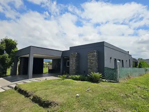 Casa en barrio Privado Las Cañas, Yerba Buena